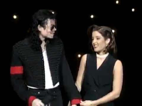 download lagu mp3 mp4 Lisa Marie Presley Kiss, download mp3 Lisa Marie Presley Kiss free download, download mp3 Lisa Marie Presley Kiss