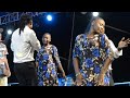 Barnaba Amwaga Miuno Na Shabiki Yake Jukwaani Sholo Mwamba Apigwa Na Pesa
