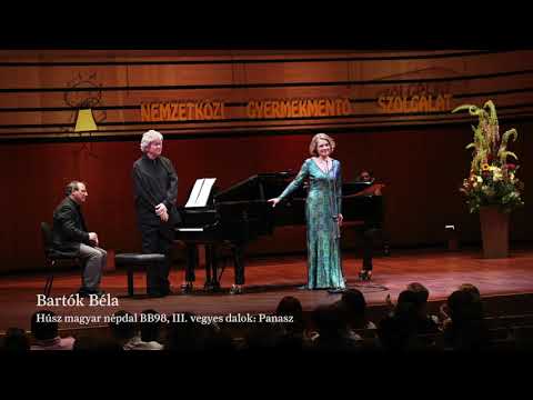 Polina Pasztircsák sings Béla Bartók 20 Hungarian Folk Songs BB98