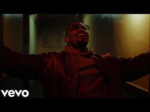 Jamie Foxx ft. Wale, Wiz Khalifa & Yung Joc - Blame it Alcohol (Music Video)