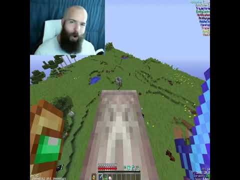 FitMC finds a base on 2b2t (#shorts)