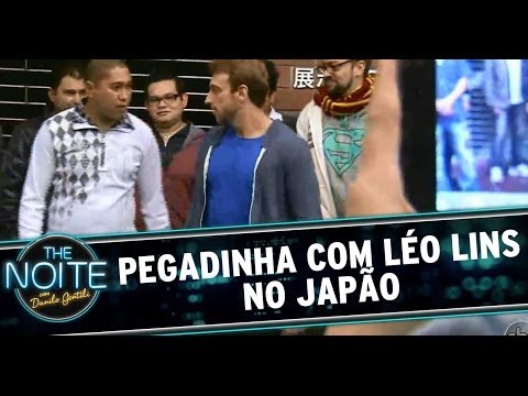 Humoristas aprontam pegadinha com Léo Lins no Japão