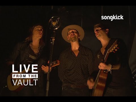 NEEDTOBREATHE - More Heart, Less Attack [Live From The Vault]