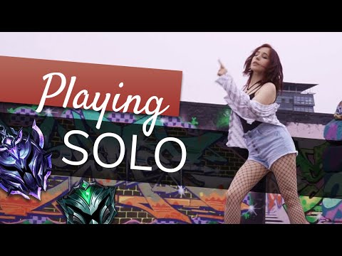 Juli Mi - Playing solo (JENNIE - SOLO) LoL Song/Parody
