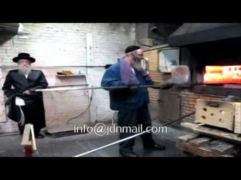 Nitra Ruv Visiting Matzah Bakery Nissan 5772