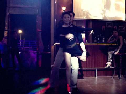 Johan Van de Velde & Wenzi Dancing Bachata in Chengdu 13W20D7