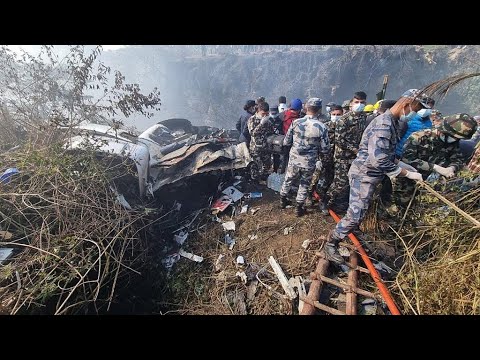 Aumentam para 68 o número de mortos em acidente aéreo no Nepal