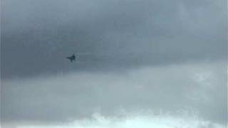 preview picture of video 'MiG 29 vs F16 Piknik Lotniczy w Dęblinie / Dęblin Air Show 19.06.2010'