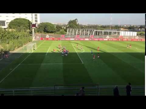 Golo de Diogo Gonçalves (2-0) no Benfica B-Portimonense