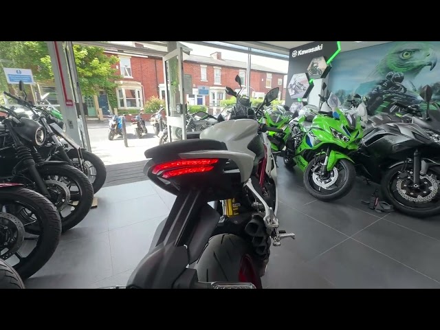 SRK 921 RR