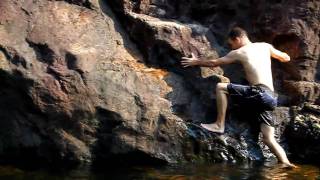 preview picture of video 'Spass beim Klong Plu Wasserfall auf Kho Chang'