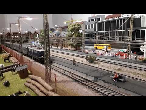 Die kleine Märklin Bundesbahn-Anlage. Ein kleines Fahrvideo, Ende der 80er Jahre....