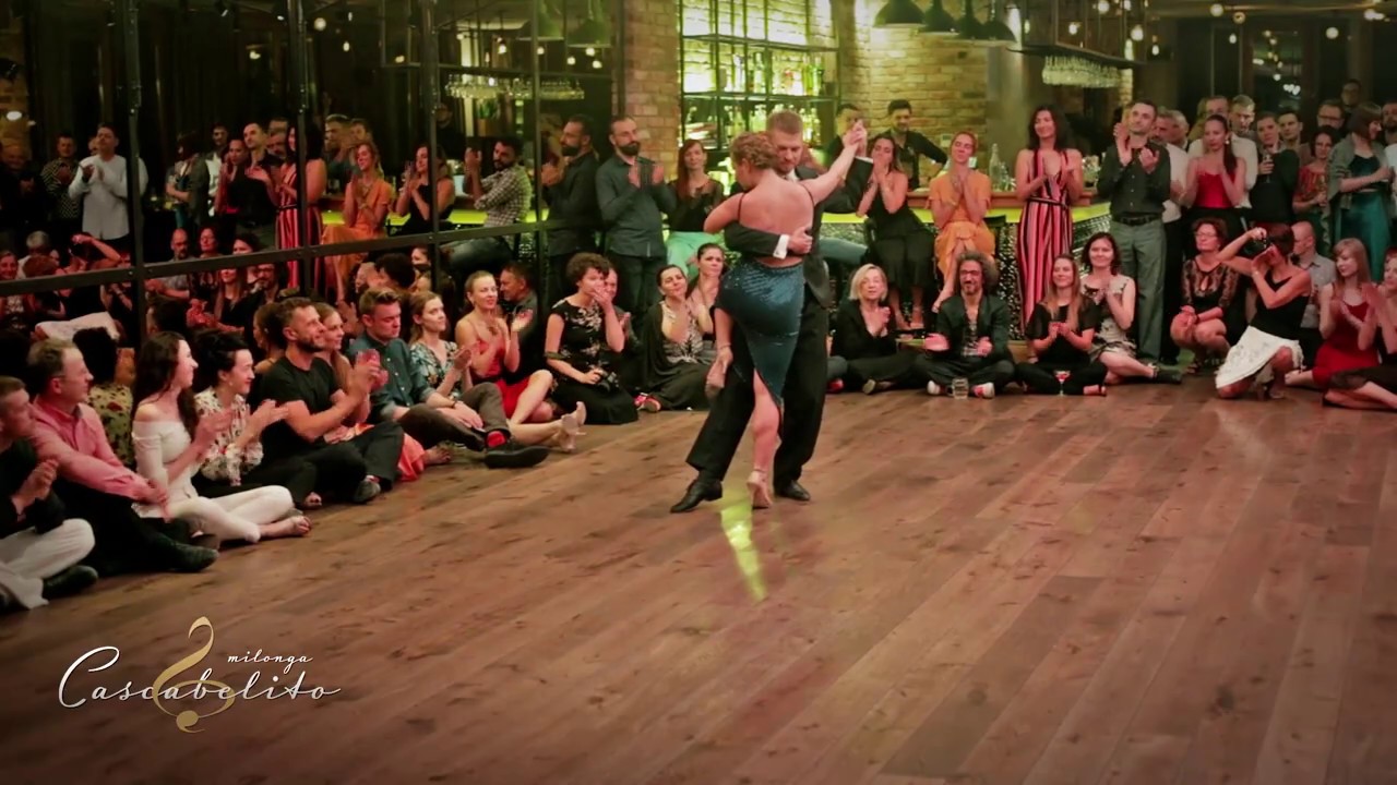 Video thumbnail for Beata Maia Gellert & Łukasz Wiśniewski - Milonga Cascabelito (2/4)