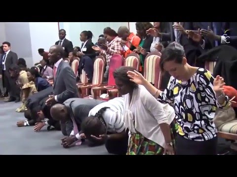 MERVEILLEUX  EST NOTRE DIEU