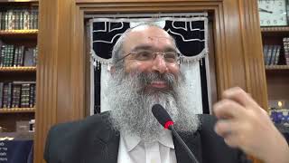 בן שפצע את אביו במהלך נהיגה▪️ הרב נחמנסון ▪️ (שטיינבאך שול כפר חב"ד) (הרב יהודה לייב נחמנסון) - התמונה מוצגת ישירות מתוך אתר האינטרנט יוטיוב. זכויות היוצרים בתמונה שייכות ליוצרה. קישור קרדיט למקור התוכן נמצא בתוך דף הסרטון