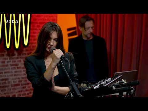 Nevidljivi uživo - Sara Renar