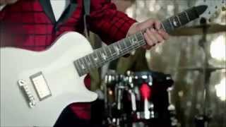 Bitchin Summer- Avril Lavigne Official video