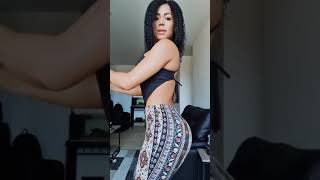 LINDA MORENA DANÇANDO E MOSTRANDO SEU CACHOS #hot #tiktok #dance #twerk  #novidade #shorts