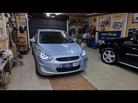 Hyundai Solaris Установка бидиодных двухчиповых линз Aozoom A4+ BI-LED 2022 с Ангельскими глазками