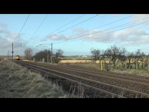 37229 37087 on 6M22 Hunterston to Sellafield passing Float near Carstairs 24/02/12