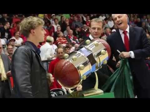 PODVANÁCTÉ MISTŘI!