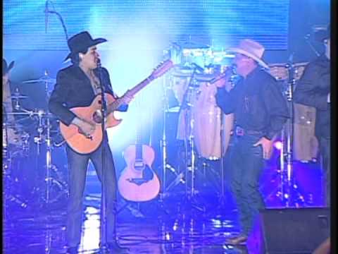 Costumbre 11 - Estar Enamorado (a dueto con Emilio Navaira)
