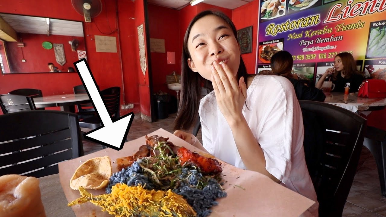 First time trying "Nasi Kerabu" in Kota Bharu, Kelantan...! @Lieniey Nasi Kerabu Tumis