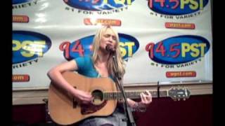 MoZella performs "Freezing" in the PST Live Lounge