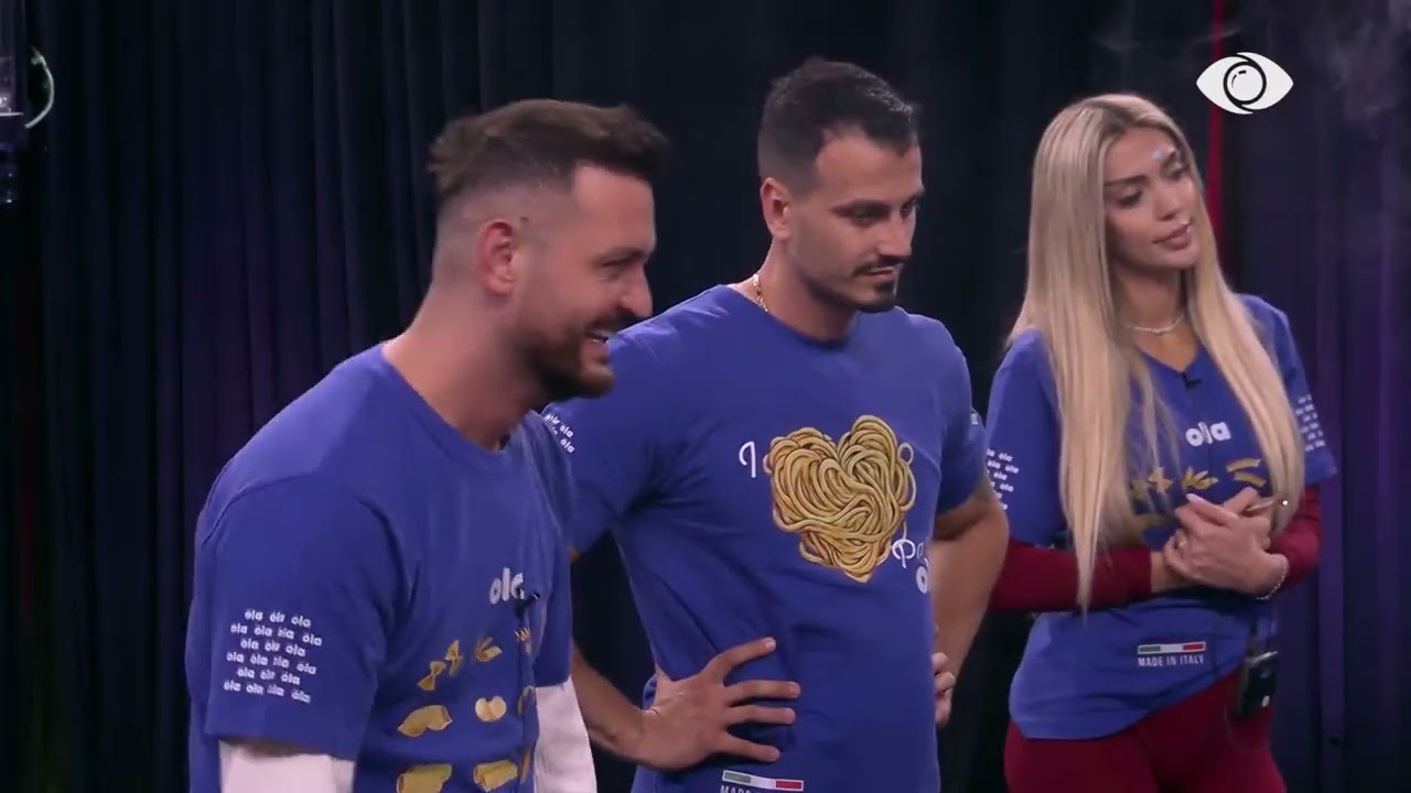 Selin prezanton veprën e parë të saj me pastat Ola