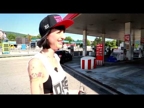 Ema Stokholma e Andrea Delogu. On the road to Mtv Music Awards. Il Teaser