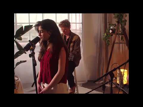 Andrea Bejar & Diàgo - Despierto (Performance Video)