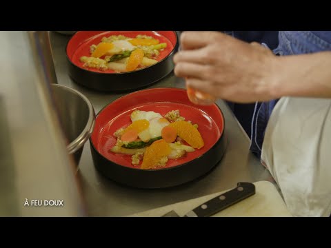 Asperges et œuf parfait, sauce vierge