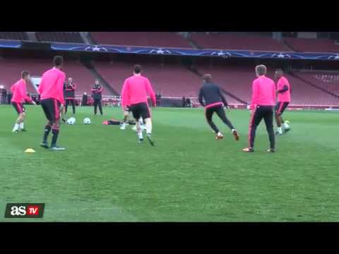 Rondo a un toque para vacilar a Robert Lewandoski y Müller • Bayern Munich