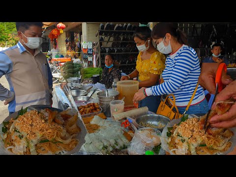 Breakfast And Market Food For Sales Outside Boeng KengKong Market  -Khmer Street Food