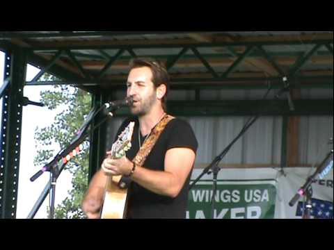 Baby you are amazing: Josh Kelley