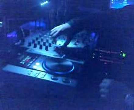 Dj Mexis en Sala Shine - Party Deluxe