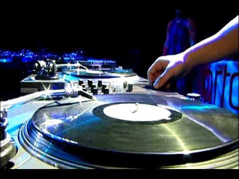 2007 - DJ LJ (China) V Crossfingaz (Benelux) - DMC Battle For World Supremacy - Round 2