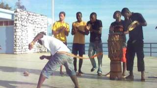 preview picture of video 'ABADA Capoeira na praia de Caotinha, em Benguela (Angola)'