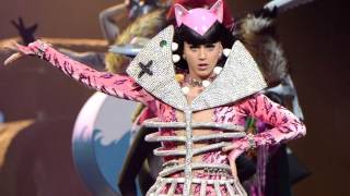 Katy Perry - Hot N Cold &amp; International Smile &amp; Vogue (Prismatic World Tour)