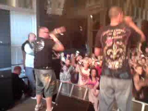 Jump Jump live fler godsilla reason joe rilla tyron berlin fler tour 25.04.09 in dresden-washroom