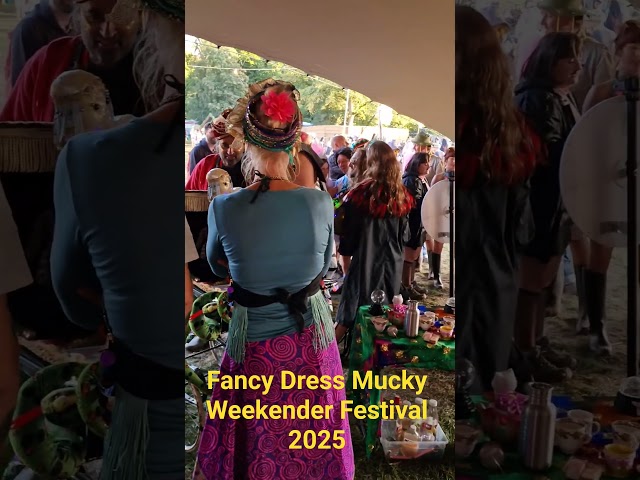 Vídeo relacionado con I LOVE FANCY DRESS Gafas DE Friki Negras DE PLASTICO con Lentes Transparentes Accesorio Fiestas TEMATICAS O Festivales (24 Unidades)