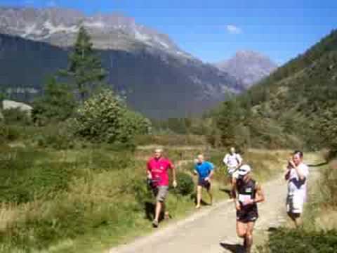 UTMB 2008 Jornet Kilian arrive col de Montets