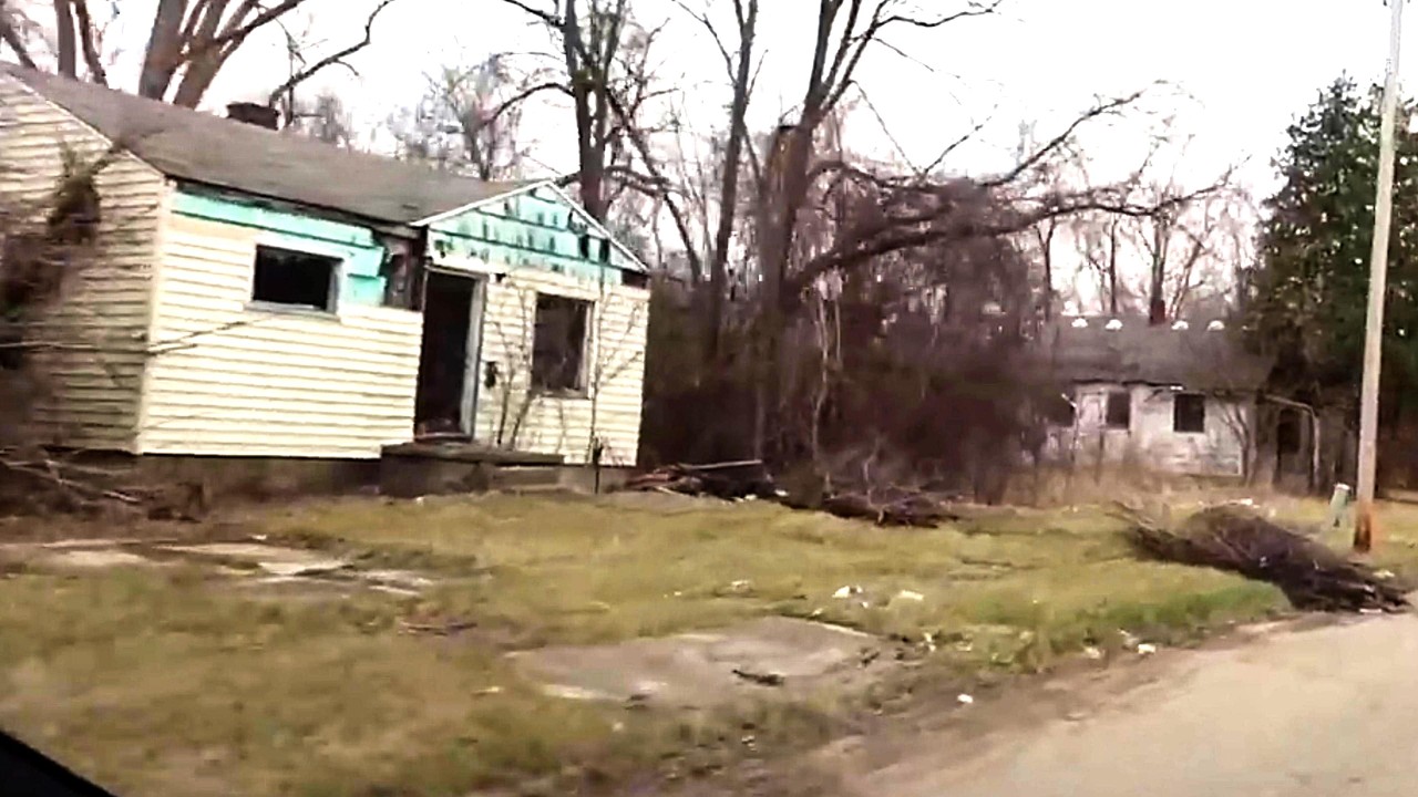 FLINT MICHIGAN IS A DEADLY WASTELAND