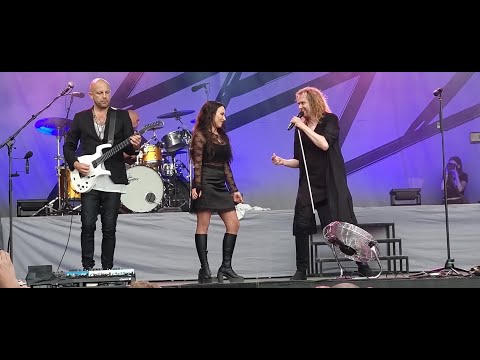 Anssi Kela feat. JANNA Itsestäänselvää Allas Live