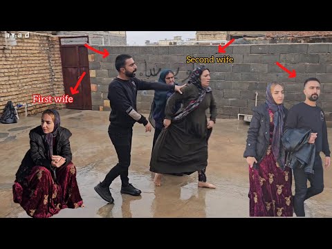 Husband returns from prison; his return with his first wife ignites the jealousy of his second wife