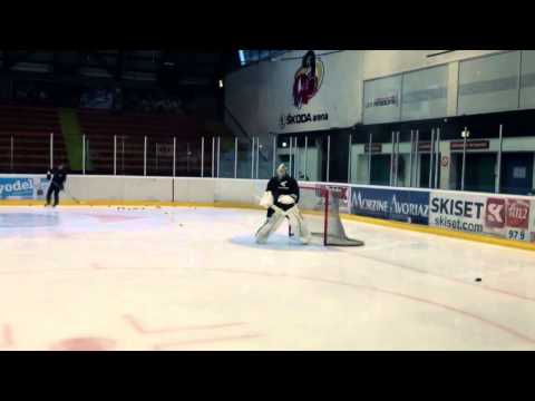 Andrew Raycroft first games with Hockey Milano rossoblu