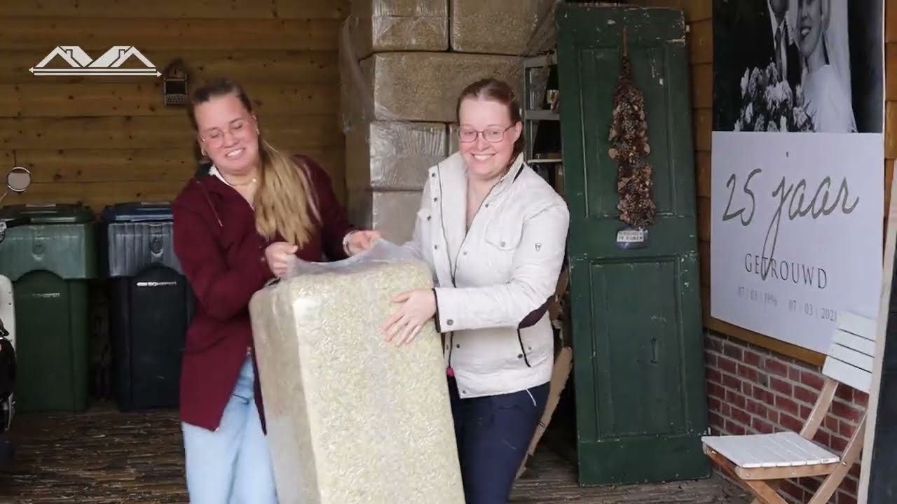 Deborah and Emma in IJsselmuiden
