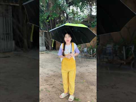 ฝนตกขอเล่นน้ำฝนนะคะ #ตลก #โบ๊ะบ๊ะshorts #พี่นาว #shorts