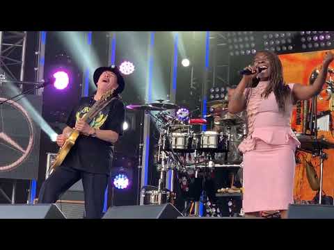 Buika Carlos Santana Nominated song ' Yo me lo merezco' (Africa Speaks)