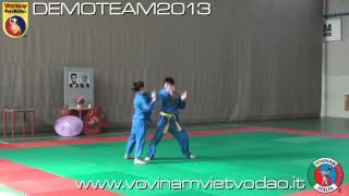 preview picture of video 'Vovinam - Tu Ve Nu Gioi - Demo Team 2013'